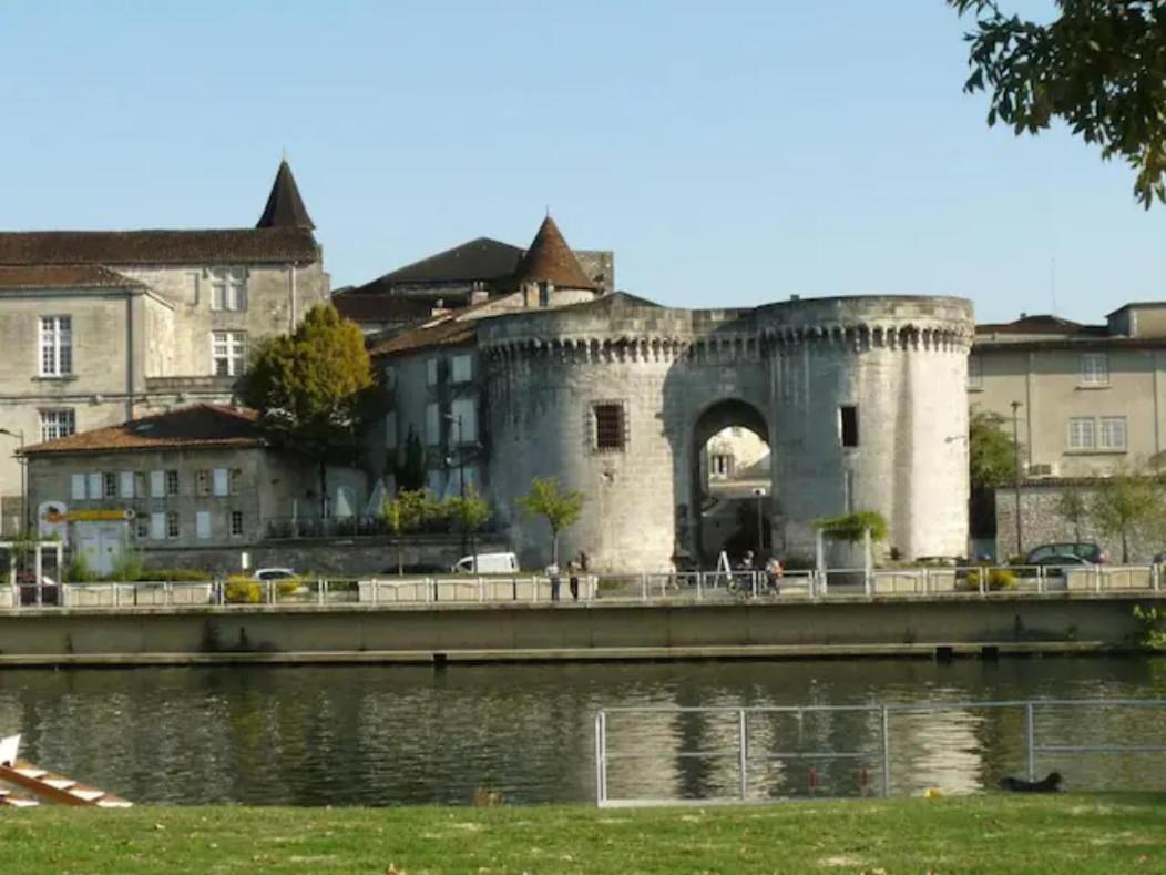 Le Charmant # Coeur De Cognac # Courette Екстер'єр фото